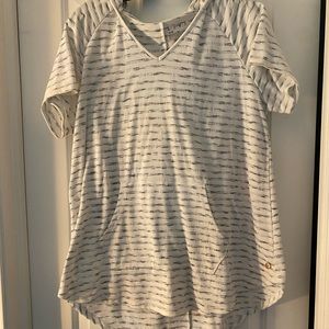 COPY - LIVI Hooded Short Sleeve Pullover Size 14/16 Active